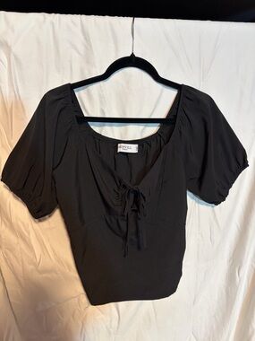 RENVILL Black Tie-Front Puff Sleeve Blouse